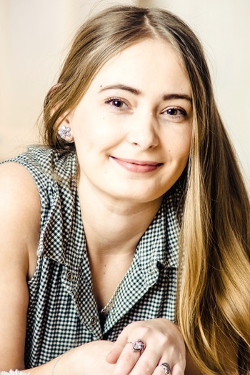 Alina Nikolaev 440439 Alina